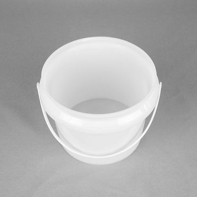 Balde de plástico circular de 10 L de capacidade com revestimento para fácil manuseio