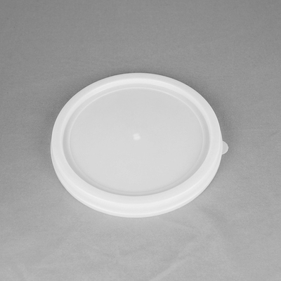 Transferência térmica em volta da cubeta plástica 4 litros para a colagem da pintura da parede
