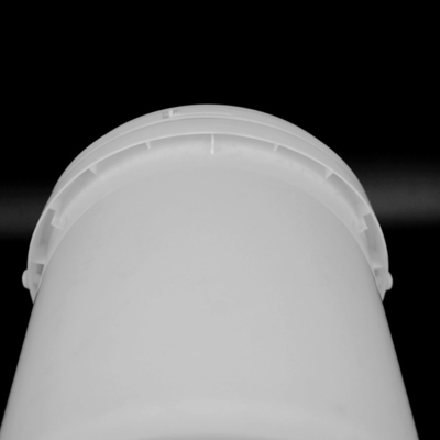 Cubeta de um empacotamento plástico de 5 litros com tampa e punho para o alimento