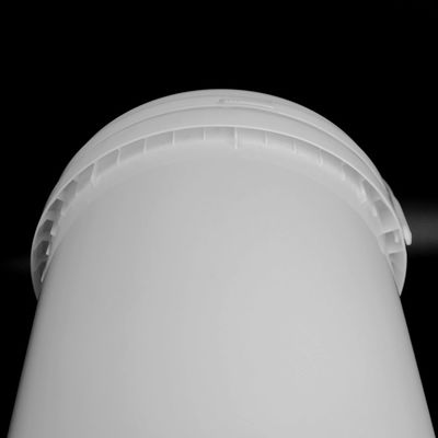 Revestimentos dos adubos em volta da cubeta plástica 17kg com tampa e punho