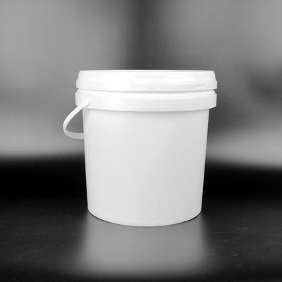 Barril pintado impermeável de um empacotamento plástico de 8 litros com tampa e punho