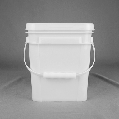 Baldes de plástico branco quadrado resistentes a produtos químicos com impressão IML para opções de armazenamento duradouro
